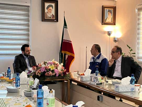 ظرفیتهای بانک صادرات در خدمت تولید کشور است ظرفیتهای بانک صادرات در خدمت تولید کشور است