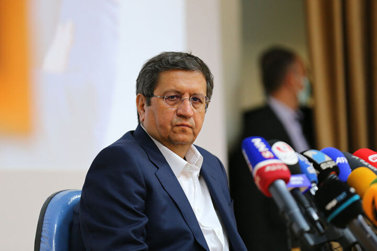 همتی: همت خود را برای رفع مشکلات اقتصادی به کار خواهم گرفت