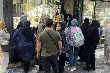 صف‌های طویل برای خرید طلا؛ ماجرای ۱۳ صفر چه بود؟