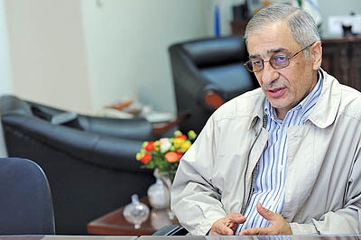 مظاهری: حذف چهار صفر کارساز نیست، حداقل باید۶صفر حذف کنیم