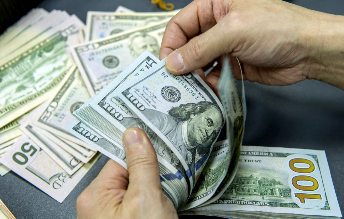 یک اقتصاددان: تداوم ارز ۲۸هزار و ۵۰۰تومانی درست است
