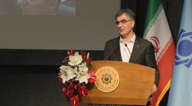 رئیس کل بانک مرکزی: نظام بانکی در حال پوستاندازی است رئیس کل بانک مرکزی: نظام بانکی در حال پوستاندازی است