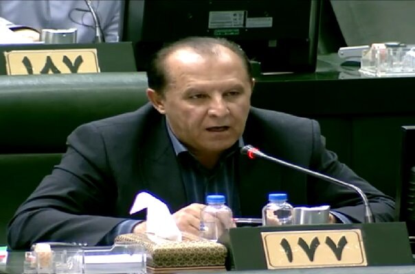 رئیس کل بانک مرکزی بر تسریع در پرداخت وام‌ها تاکید کند