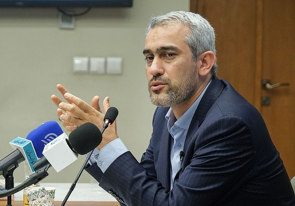 حمایت مجمع اسلامی بانک‌ها از مدنی زاده
