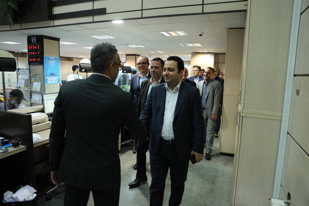 بازدید روزانه مدیرعامل بانک صادرات از شعب و ستاد بانک بازدید روزانه مدیرعامل بانک صادرات از شعب و ستاد بانک