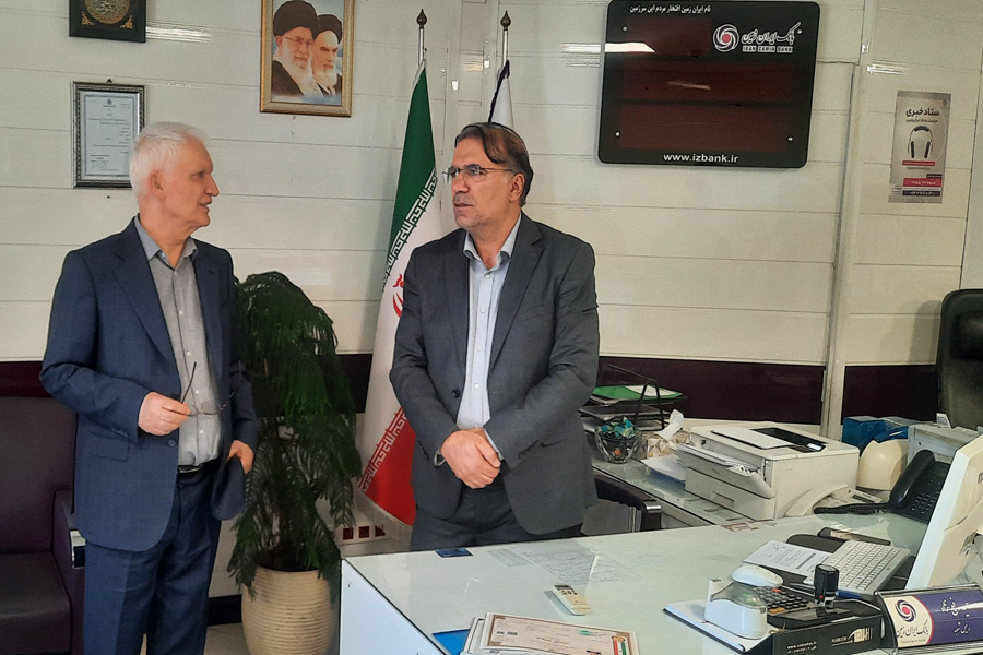 بازدید مدیران عالی بانک ایران زمین از شعب