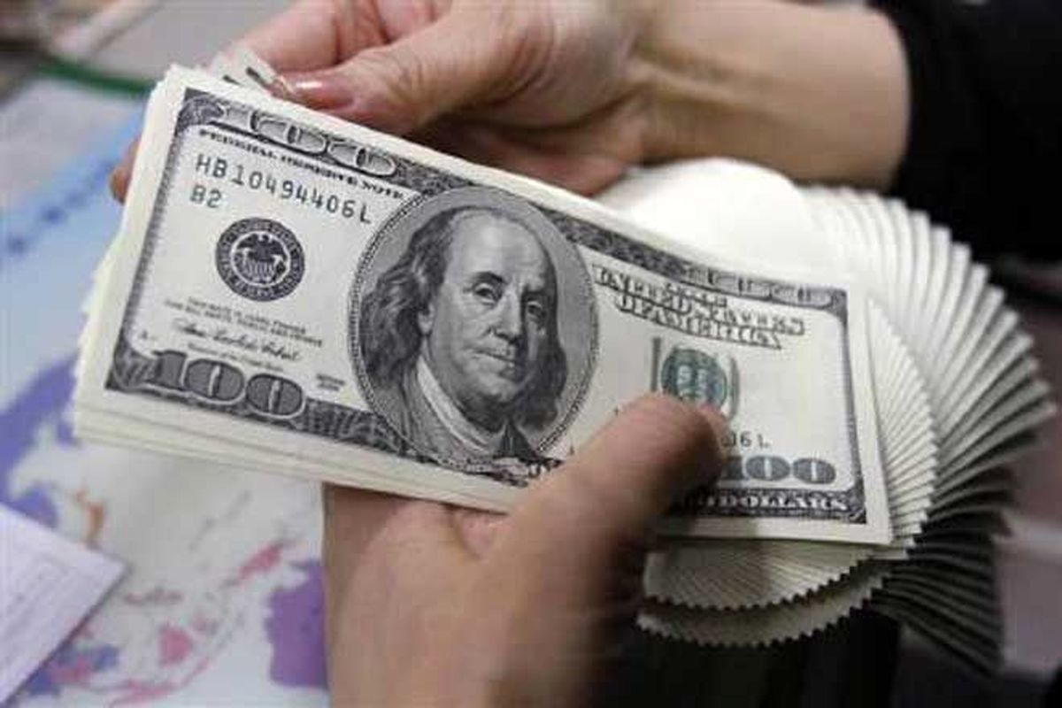 ثبات نرخ دلار تجاری در کانال ۷۱هزار تومان