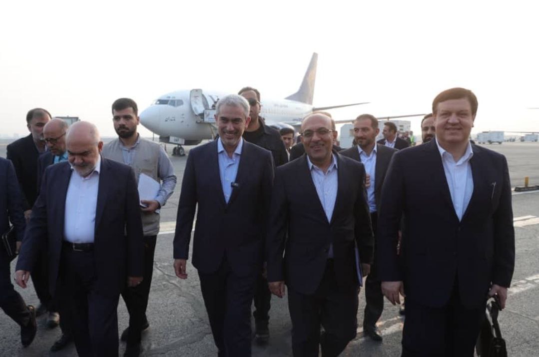 وزیر اقتصاد وارد خوزستان شد وزیر اقتصاد وارد خوزستان شد