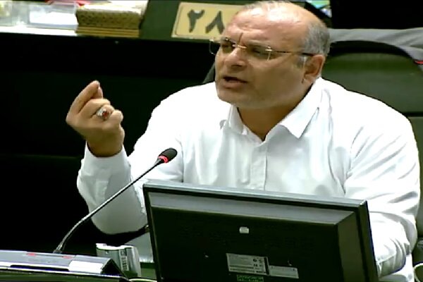 لک علی‌آبادی: بانک‌ها چوب لای چرخ مردم نگذارند