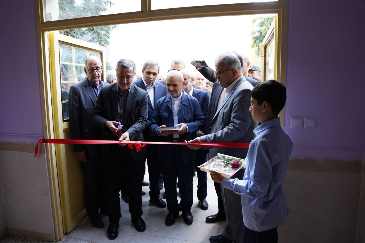 افتتاح دبیرستان به همت خیرین مدرسهساز بانک صادرات در خوی افتتاح دبیرستان به همت خیرین مدرسهساز بانک صادرات در خوی