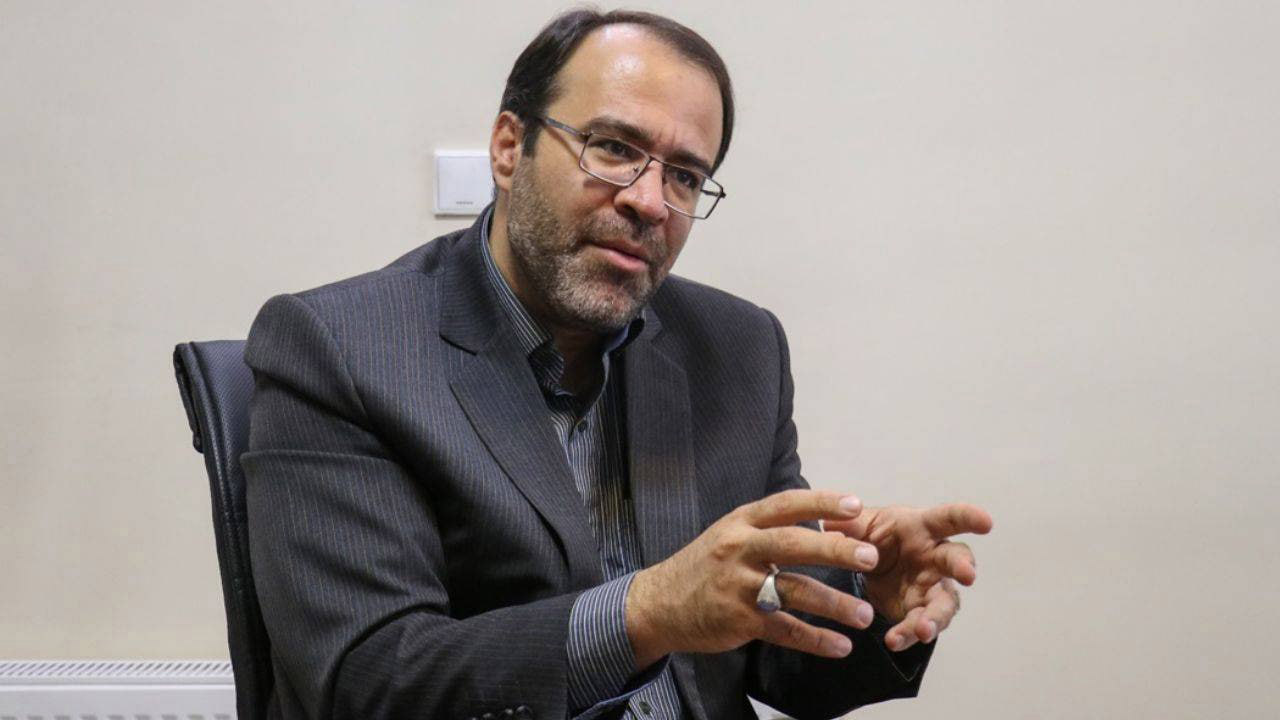 بر کار بانک مرکزی در زمینه تخصیص ارز نظارت داریم