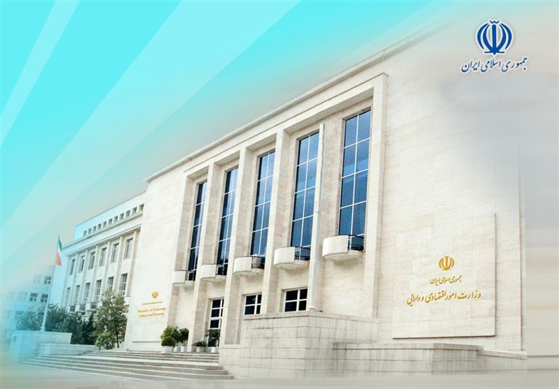 هفت مدیر ارشد بانکی مشمول دستور بازنشستگی وزیر اقتصاد شدند هفت مدیر ارشد بانکی مشمول دستور بازنشستگی وزیر اقتصاد شدند