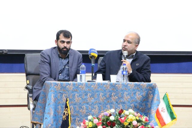 خضریان: بانک آینده ۳۵۰همت به بانک مرکزی بدهکار بود