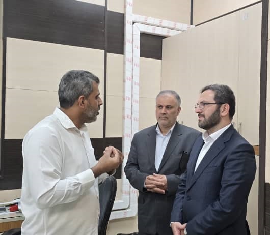 بازدید سرزده مدیرعامل بانک کشاورزی از شعبه جاسک