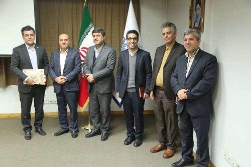 تقدیر از پژوهشگر برتر بانک سپه درمراسم هفته پژوهش نظام بانکی