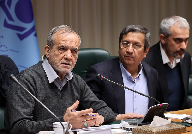 همتی: روال بازار ارز تجاری طبیعی است