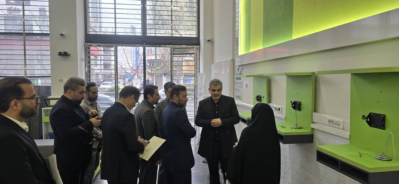 سومین بازدید مدیرعامل بانک مهر ایران از شعب فعال
