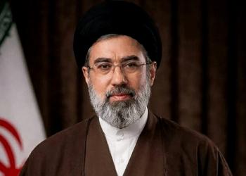 بیعت مدیرعامل وکارکنان بانک‌شهر باآیت‌الله سیدمجتبی خامنه‌ای