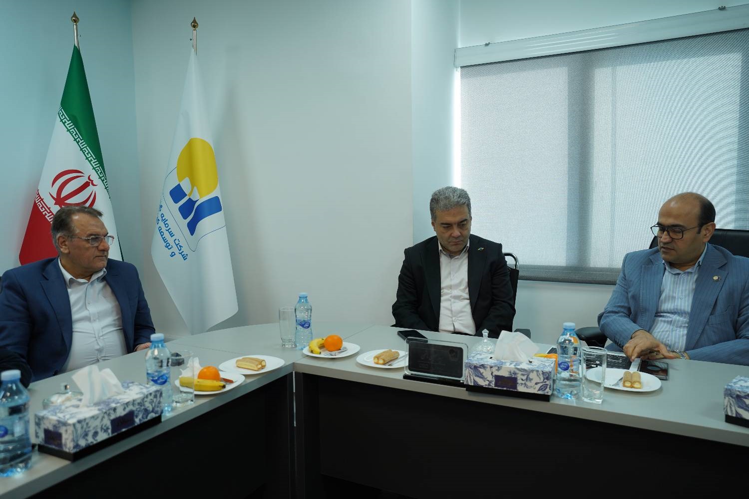 نشست شرکت سرمایه‌گذاری وتوسعه کیش ومجتمع اقتصادی کمیته امداد