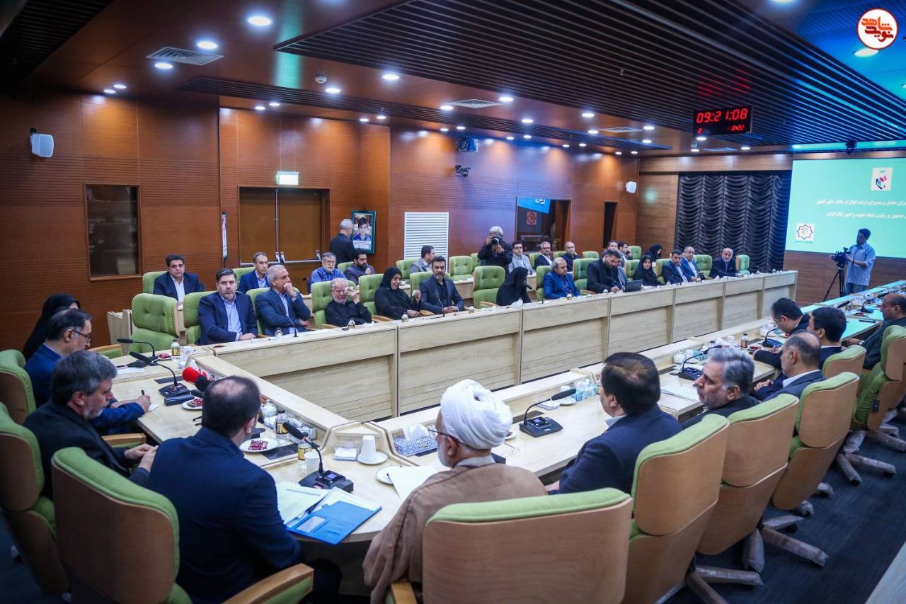 تجلیل معاون رئیس‌جمهور از خانواده شهید بانک صادرات 