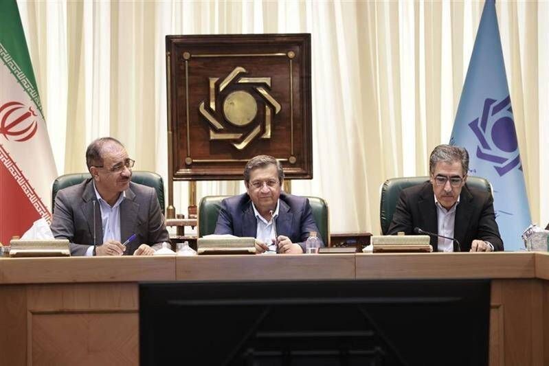 همتی: تورم ماهانه تیرماه نسبت به خرداد تقریباً نصف شد