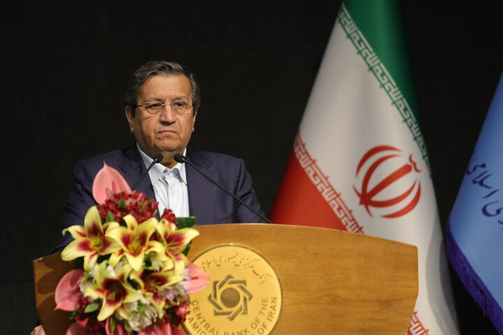 همتی: تامین ارز و منابع ریالی دارو بدون محدودیت ادامه دارد